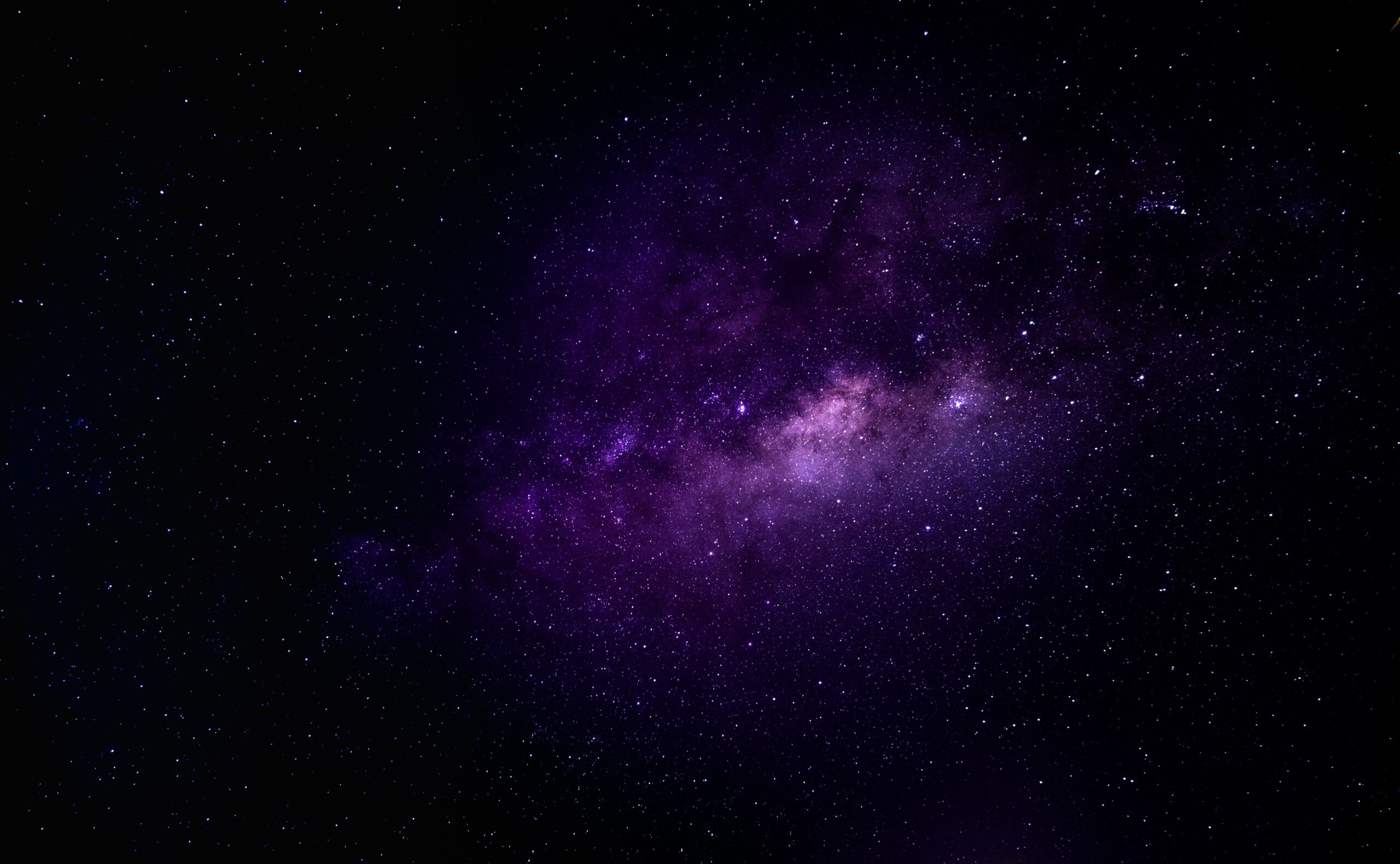 Ciel nocturne étoilé et Voie lactée, évocation du rêve et de l'oniromancie