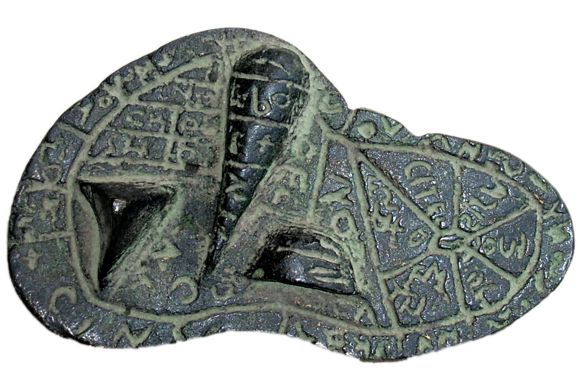 Le Foie de Plaisance, modèle étrusque en bronze d'un foie de mouton dont la surface est divisée en cases gravées de noms de divinités